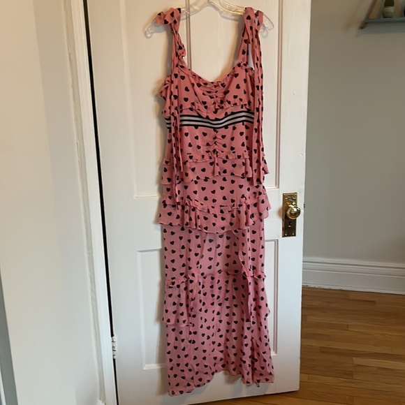 Fun and super flattering love and lemons dress in size large - Picture 2 of 4